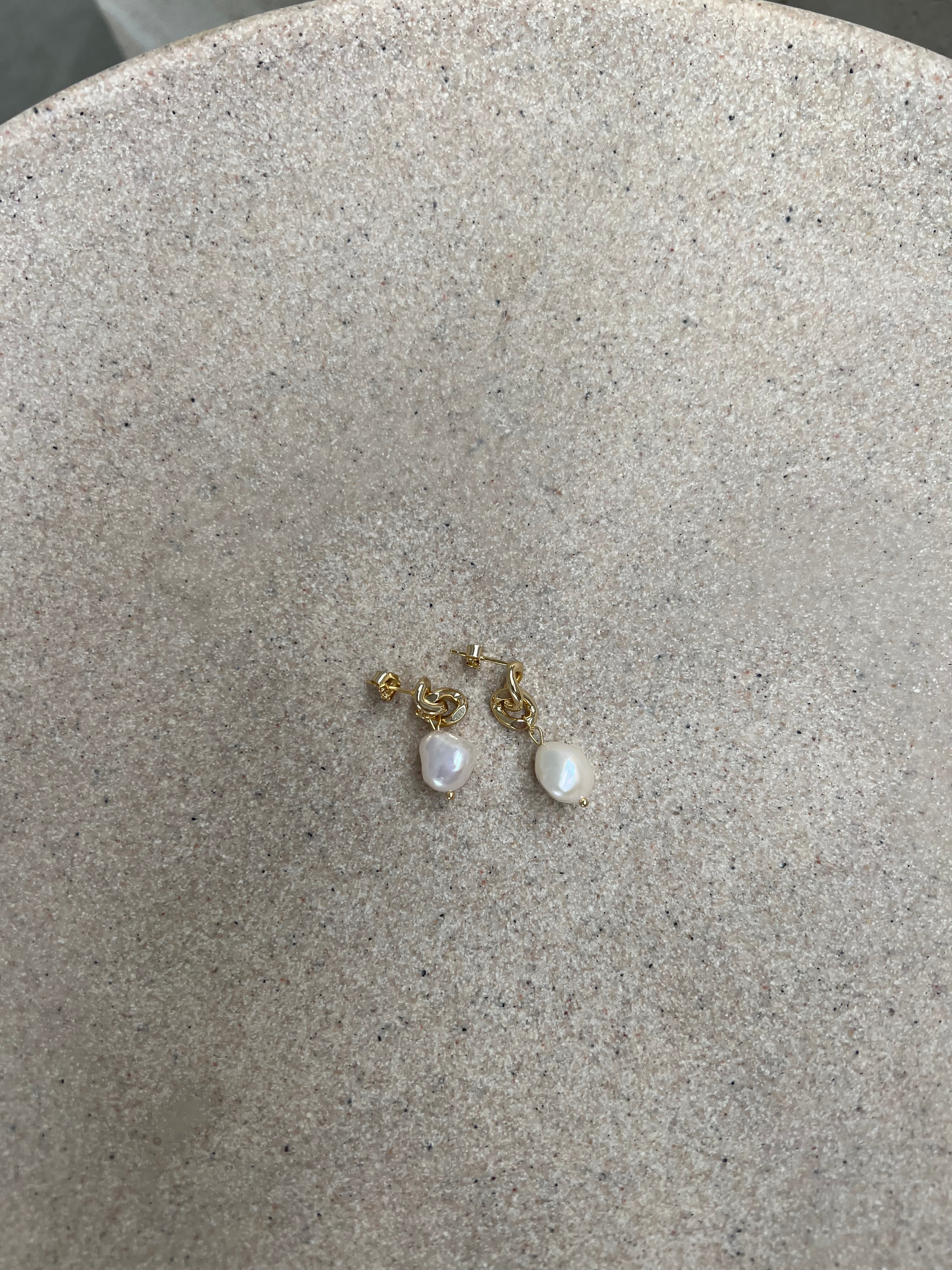 Nia Pearl Earrings
